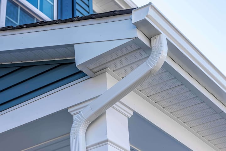 Low-maintenance vinyl gutters for rainwater management in Syracuse